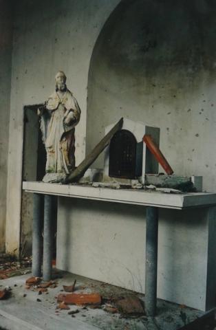 1990_Altar.jpg